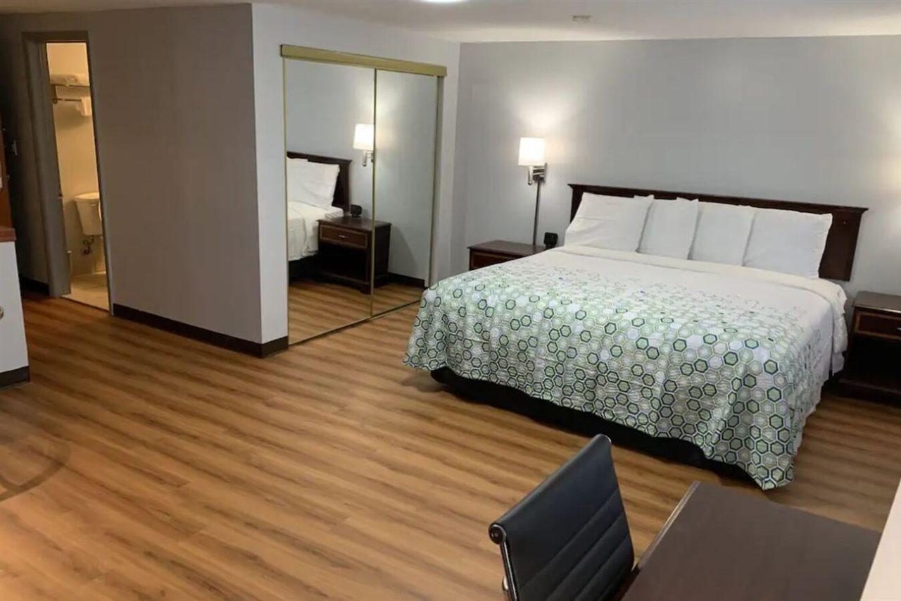 Econo Lodge Inn & Suites Denver Dış mekan fotoğraf