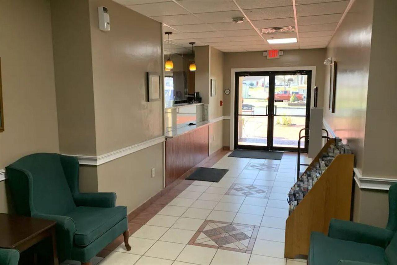 Econo Lodge Inn & Suites Denver Dış mekan fotoğraf