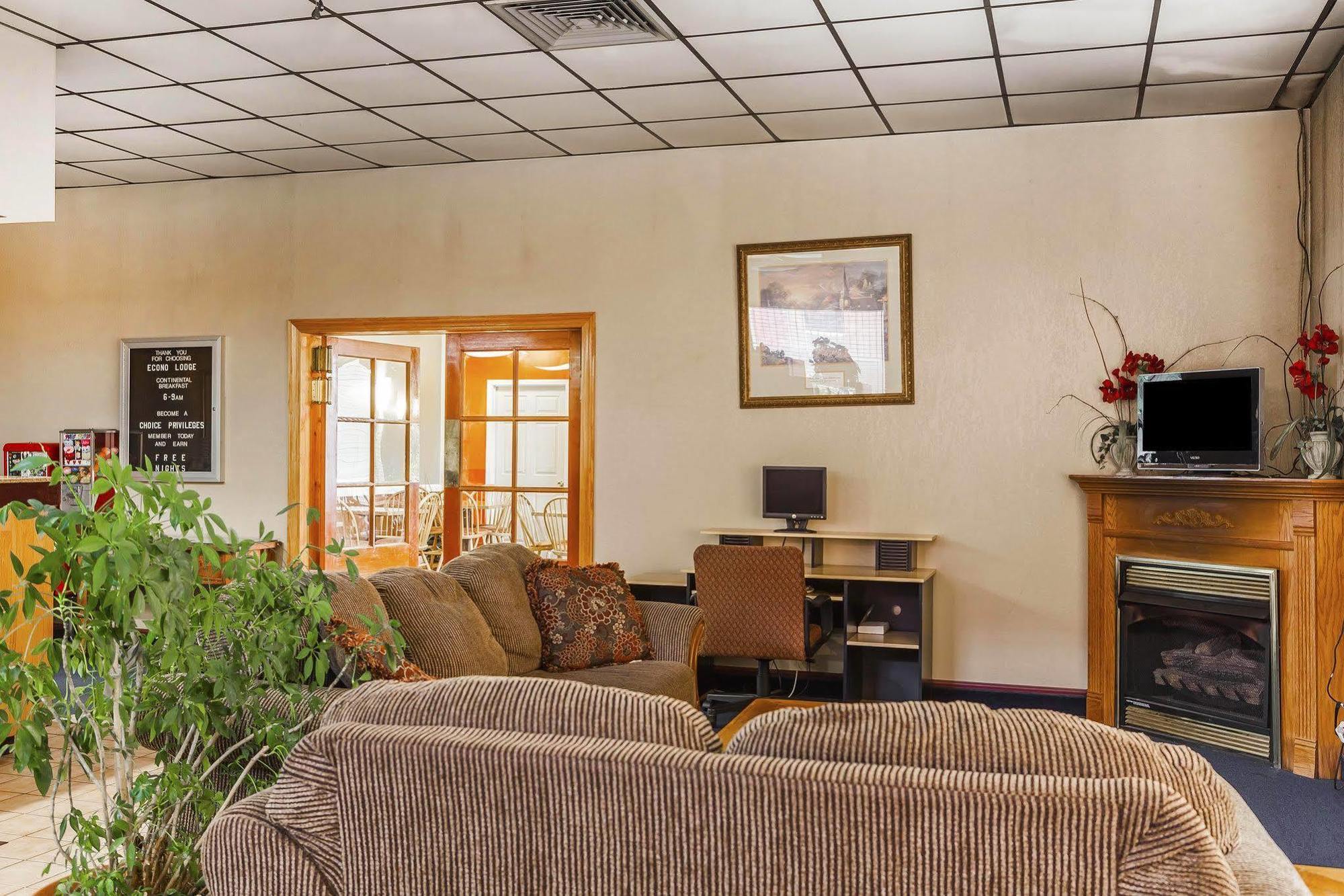 Econo Lodge Inn & Suites Denver Dış mekan fotoğraf