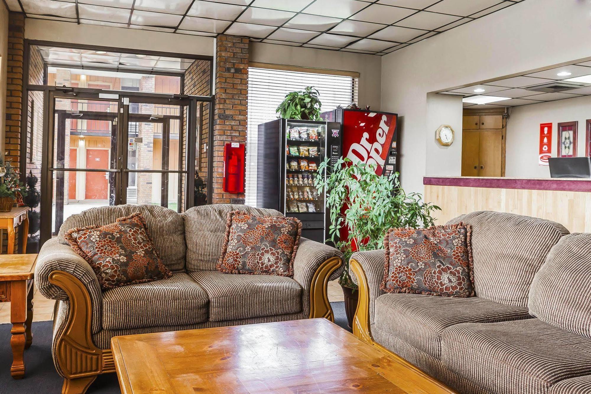 Econo Lodge Inn & Suites Denver Dış mekan fotoğraf