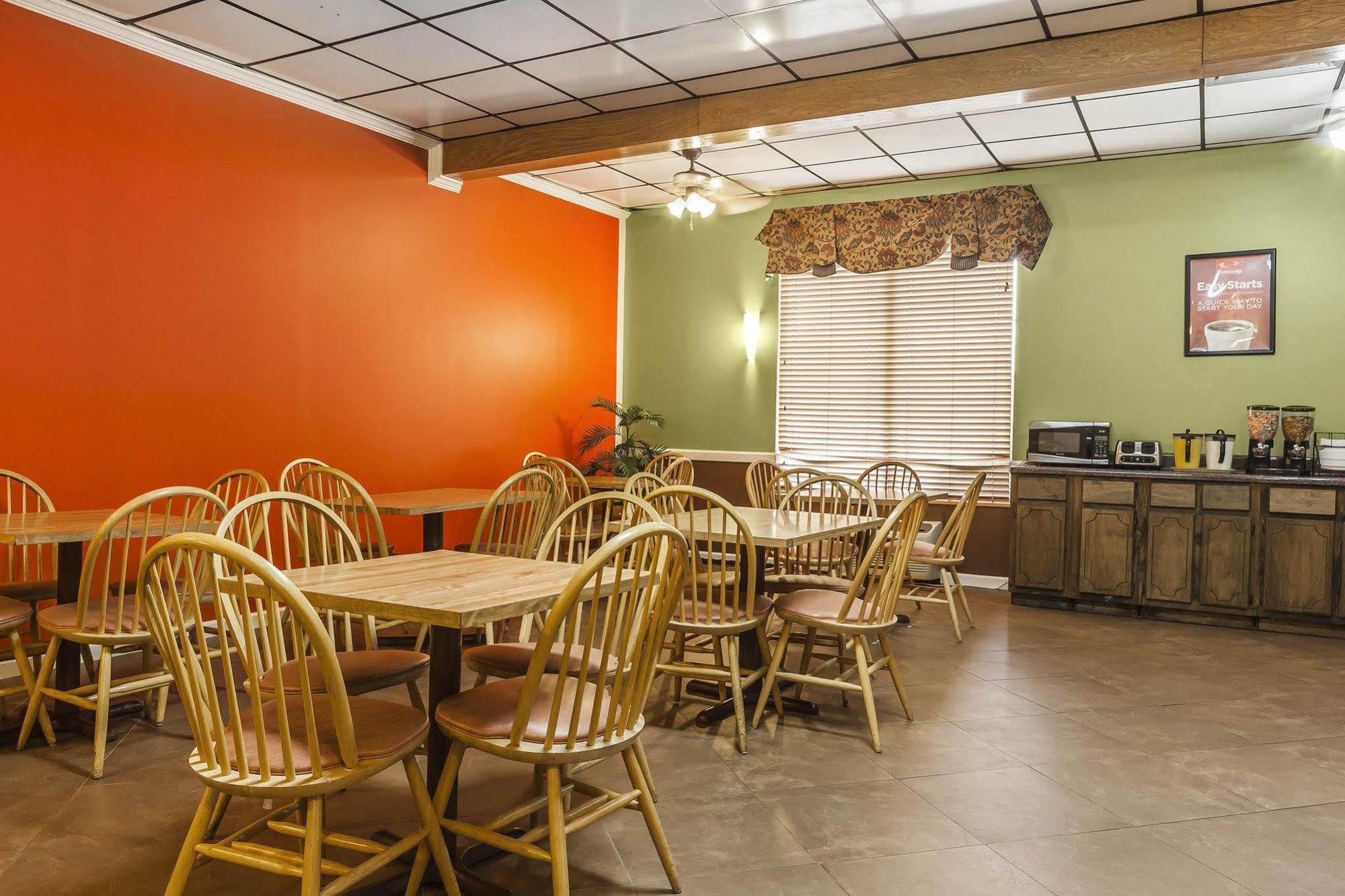 Econo Lodge Inn & Suites Denver Dış mekan fotoğraf