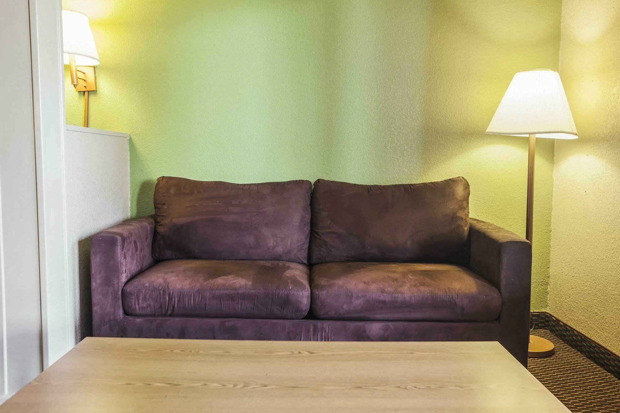 Econo Lodge Inn & Suites Denver Dış mekan fotoğraf
