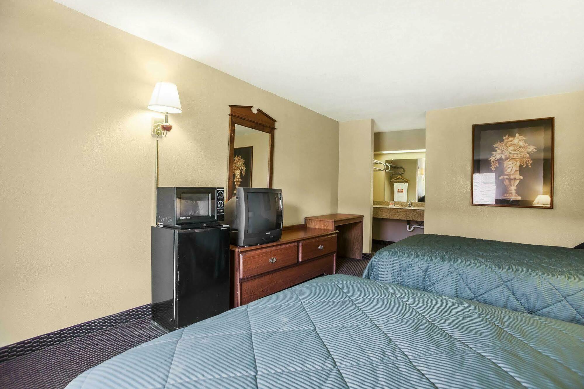 Econo Lodge Inn & Suites Denver Dış mekan fotoğraf