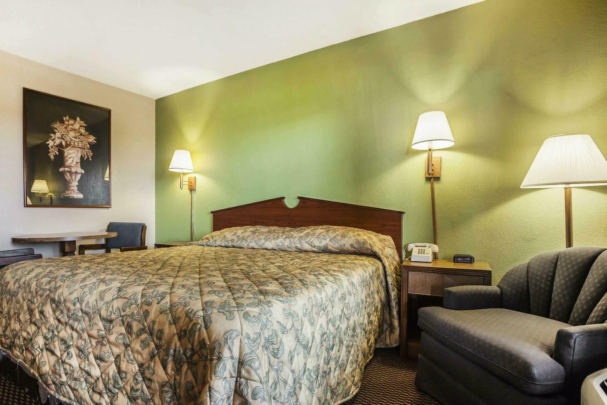 Econo Lodge Inn & Suites Denver Dış mekan fotoğraf