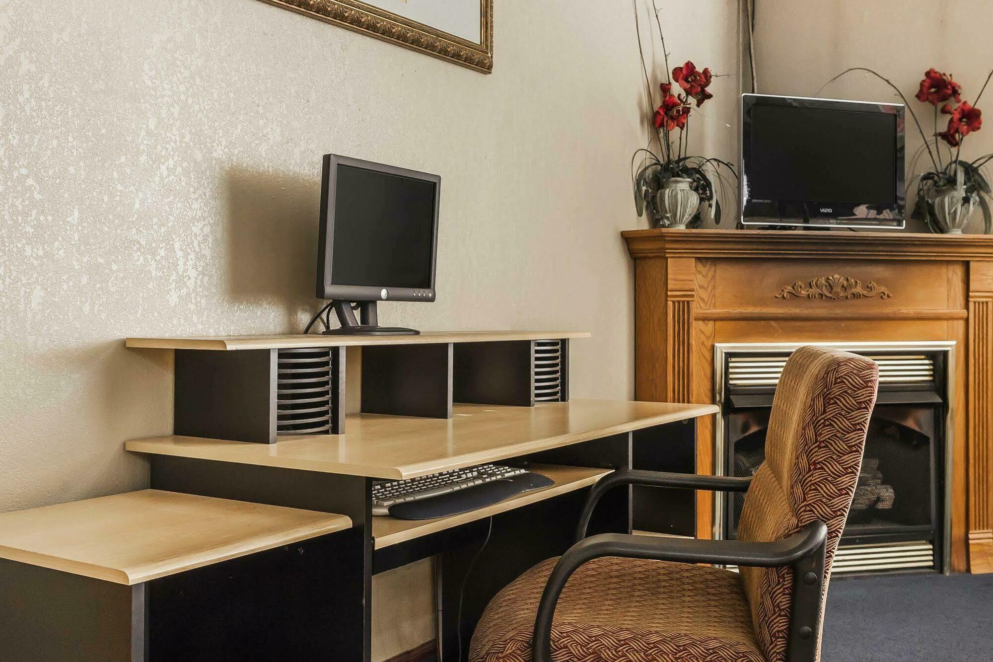 Econo Lodge Inn & Suites Denver Dış mekan fotoğraf